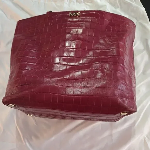 MICHAEL KORS MOTT MEDIUM SMOOTH LEATHER TOTE In Mulberry - Picture 4 of 13